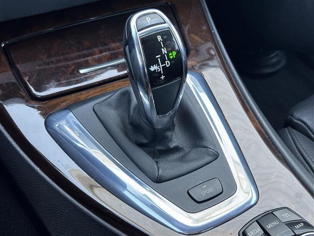 3シリーズ 335i 純正ナビ フルセグ ETC レザーシート シートヒーター パワーシート メモリーシート クルコン HID フォグランプ 純正18インチアルミホイール スマートキー(17枚目)
