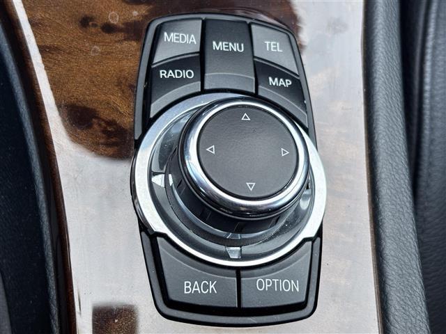 3シリーズ 335i 純正ナビ フルセグ ETC レザーシート シートヒーター パワーシート メモリーシート クルコン HID フォグランプ 純正18インチアルミホイール スマートキー(19枚目)