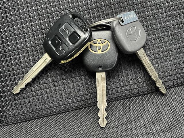 FJクルーザー カラーパッケージ 社外SDナビ フルセグTV バックカメラ ETC 革巻きステアリング 背面スペアタイヤ マッドガード クリアランスソナー クルーズコントロール 横滑り防止装置 RRデフロック リモコンキー スペアキー(20枚目)