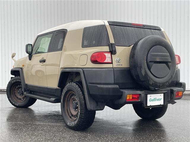 FJクルーザー カラーパッケージ 社外SDナビ フルセグTV バックカメラ ETC 革巻きステアリング 背面スペアタイヤ マッドガード クリアランスソナー クルーズコントロール 横滑り防止装置 RRデフロック リモコンキー スペアキー(34枚目)