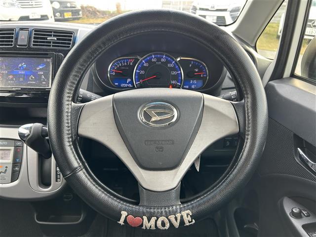 ムーヴ カスタム X SA 社外DVDオーディオプレイヤー バックカメラ 衝突軽減ブレーキ アイドリングストップ オートエアコン プッシュスタート スマートキー 電格ミラー ウインカーミラー ドアバイザー 純正フロアマット(5枚目)