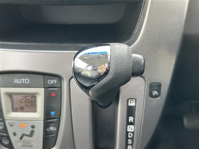 ムーヴ カスタム X SA 社外DVDオーディオプレイヤー バックカメラ 衝突軽減ブレーキ アイドリングストップ オートエアコン プッシュスタート スマートキー 電格ミラー ウインカーミラー ドアバイザー 純正フロアマット(10枚目)