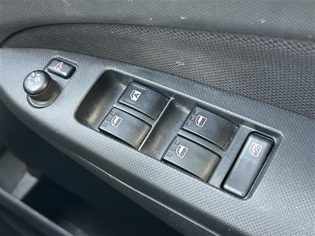 ムーヴ カスタム X SA 社外DVDオーディオプレイヤー バックカメラ 衝突軽減ブレーキ アイドリングストップ オートエアコン プッシュスタート スマートキー 電格ミラー ウインカーミラー ドアバイザー 純正フロアマット(16枚目)