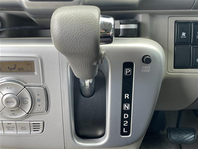 スクラムワゴン ＰＺターボ　社外メモリナビ　地デジＴＶ　ＣＤ　ＤＶＤ　ＡＭ　ＦＭ　衝突軽減　横滑り防止　片側電動ドア　ステアリングリモコン　シートヒーター　スマートキー　電格ミラー　ドアバイザー　ＨＩＤヘッドライト　オートライト（14枚目）