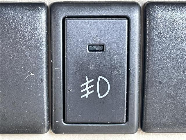 スクラムワゴン ＰＺターボ　社外メモリナビ　地デジＴＶ　ＣＤ　ＤＶＤ　ＡＭ　ＦＭ　衝突軽減　横滑り防止　片側電動ドア　ステアリングリモコン　シートヒーター　スマートキー　電格ミラー　ドアバイザー　ＨＩＤヘッドライト　オートライト（19枚目）