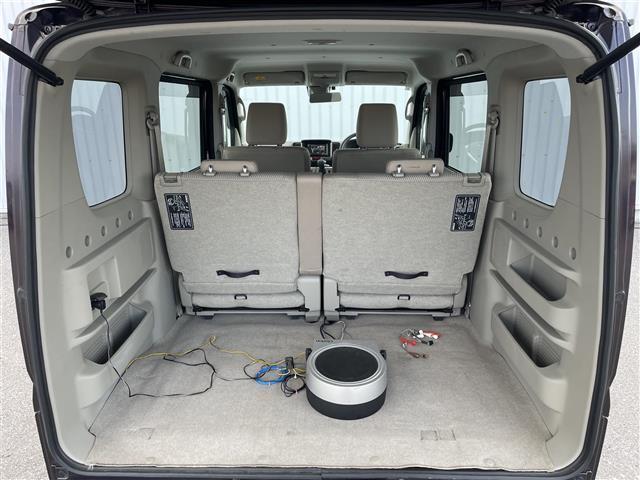 スクラムワゴン ＰＺターボ　社外メモリナビ　地デジＴＶ　ＣＤ　ＤＶＤ　ＡＭ　ＦＭ　衝突軽減　横滑り防止　片側電動ドア　ステアリングリモコン　シートヒーター　スマートキー　電格ミラー　ドアバイザー　ＨＩＤヘッドライト　オートライト（28枚目）