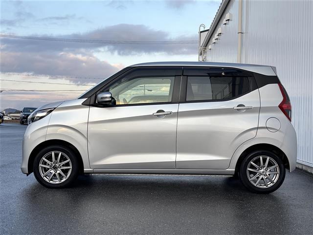 デイズ Ｘ　９型ナビ　フルセグ　全方位カメラ　ドラレコ　Ｂｌｕｅｔｏｏｔｈ　ＥＴＣ　衝突軽減ブレーキ　レーンアシスト　先行車発進告知　オートハイビーム　オートヘッドライト　スマートキー　１４インチアルミホイール（30枚目）