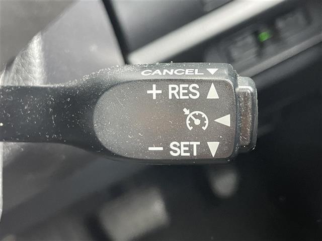 ヴォクシー ハイブリッドZS 9型ナビ フルセグ バックカメラ 両側電動 Bluetooth HDMI ドラレコ シートヒーター ETC クルコン 衝突軽減ブレーキ レーンアシスト 先行車発進告知 オートハイビーム フォグランプ(14枚目)