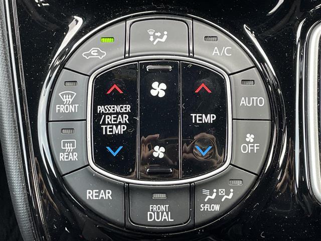 ヴォクシー ハイブリッドZS 9型ナビ フルセグ バックカメラ 両側電動 Bluetooth HDMI ドラレコ シートヒーター ETC クルコン 衝突軽減ブレーキ レーンアシスト 先行車発進告知 オートハイビーム フォグランプ(15枚目)