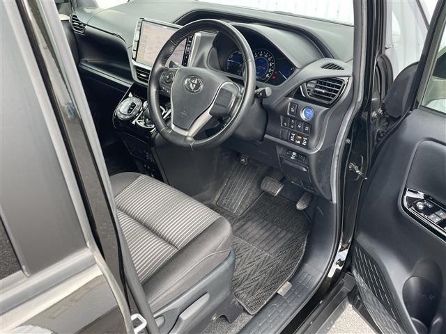 ヴォクシー ハイブリッドZS 9型ナビ フルセグ バックカメラ 両側電動 Bluetooth HDMI ドラレコ シートヒーター ETC クルコン 衝突軽減ブレーキ レーンアシスト 先行車発進告知 オートハイビーム フォグランプ(24枚目)