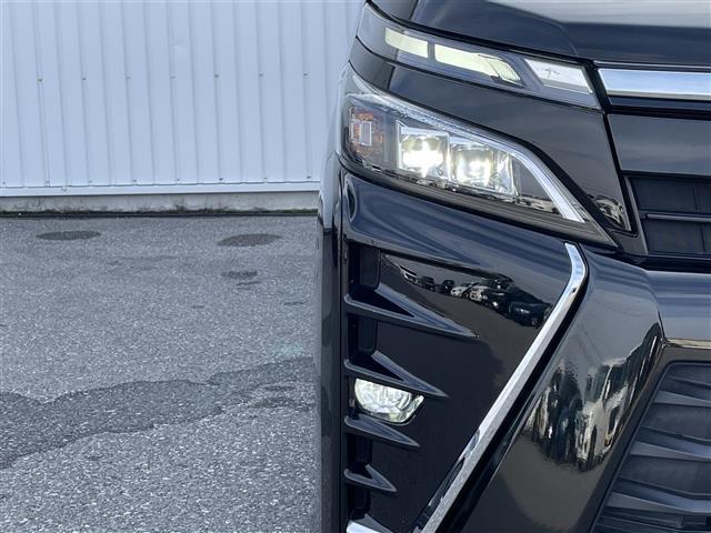 ヴォクシー ハイブリッドZS 9型ナビ フルセグ バックカメラ 両側電動 Bluetooth HDMI ドラレコ シートヒーター ETC クルコン 衝突軽減ブレーキ レーンアシスト 先行車発進告知 オートハイビーム フォグランプ(34枚目)