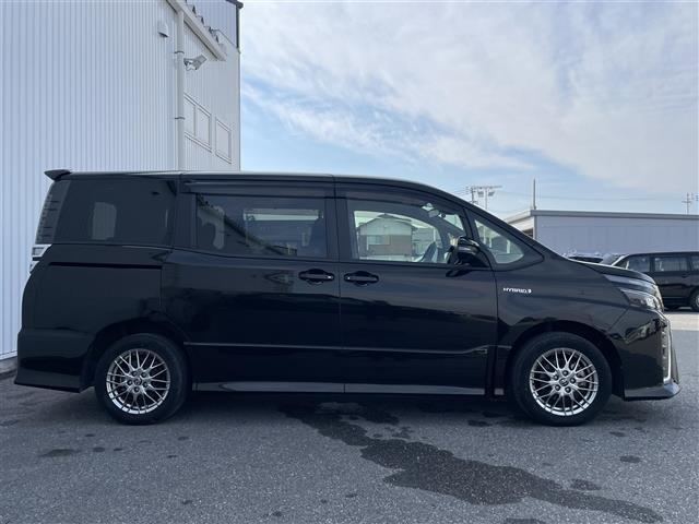 ヴォクシー ハイブリッドZS 9型ナビ フルセグ バックカメラ 両側電動 Bluetooth HDMI ドラレコ シートヒーター ETC クルコン 衝突軽減ブレーキ レーンアシスト 先行車発進告知 オートハイビーム フォグランプ(41枚目)