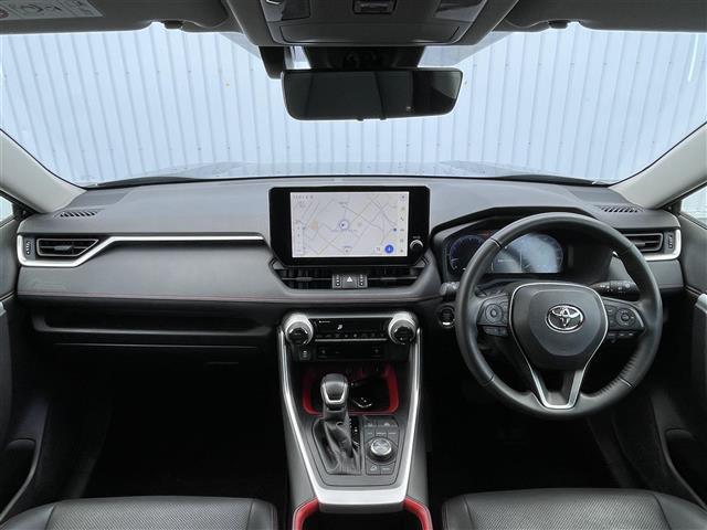 ＲＡＶ４ アドベンチャー　オフロードパッケージＩＩ　１０．５型ディスプレイ　Ｂｌｕｅｔｏｏｔｈ　フルセグ　全方位カメラ　ＥＴＣ　レーダークルコン　パワーシート　シートベンチレーション　レザーシート　ＬＥＤオートライト　スノーモード　トヨタセーフティ（3枚目）