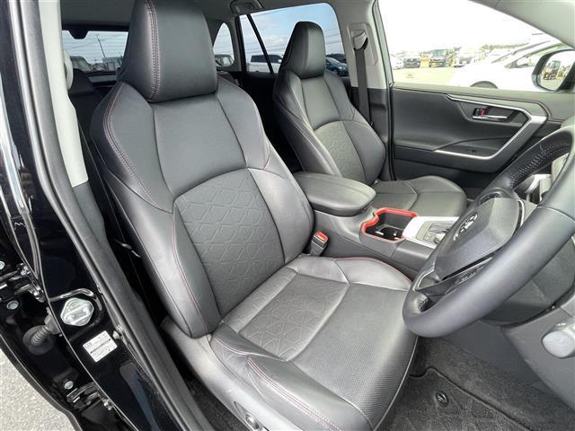 ＲＡＶ４ アドベンチャー　オフロードパッケージＩＩ　１０．５型ディスプレイ　Ｂｌｕｅｔｏｏｔｈ　フルセグ　全方位カメラ　ＥＴＣ　レーダークルコン　パワーシート　シートベンチレーション　レザーシート　ＬＥＤオートライト　スノーモード　トヨタセーフティ（25枚目）