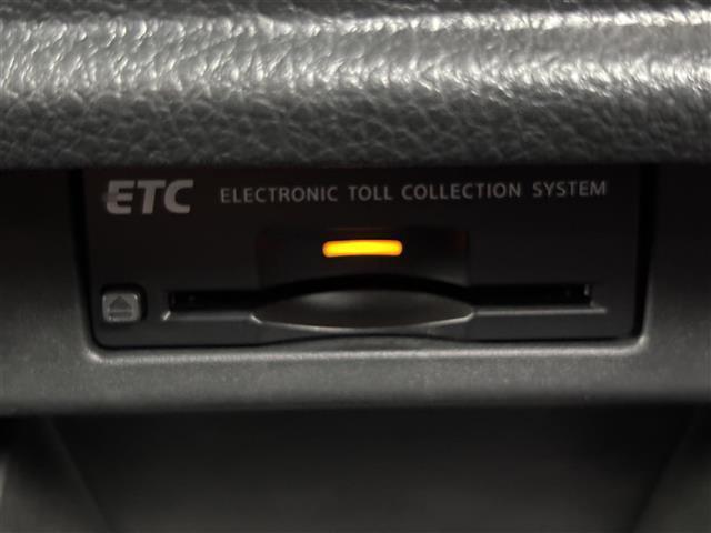 エルグランド 250ハイウェイスターS 純正HDDナビ フルセグTV CD DVD Bluetooth 後席モニター 全方位カメラ クルコン ETC 両側電動ドア ステアリングリモコン オットマン フロアマット スマートキー ドアバイザー(6枚目)