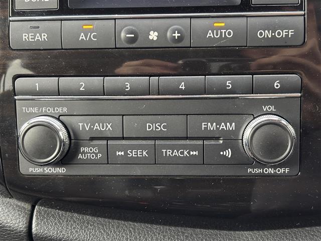 エルグランド 250ハイウェイスターS 純正HDDナビ フルセグTV CD DVD Bluetooth 後席モニター 全方位カメラ クルコン ETC 両側電動ドア ステアリングリモコン オットマン フロアマット スマートキー ドアバイザー(16枚目)