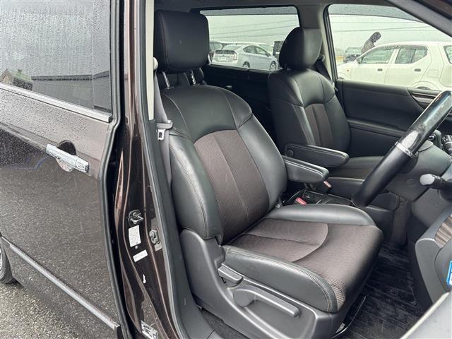 エルグランド 250ハイウェイスターS 純正HDDナビ フルセグTV CD DVD Bluetooth 後席モニター 全方位カメラ クルコン ETC 両側電動ドア ステアリングリモコン オットマン フロアマット スマートキー ドアバイザー(21枚目)