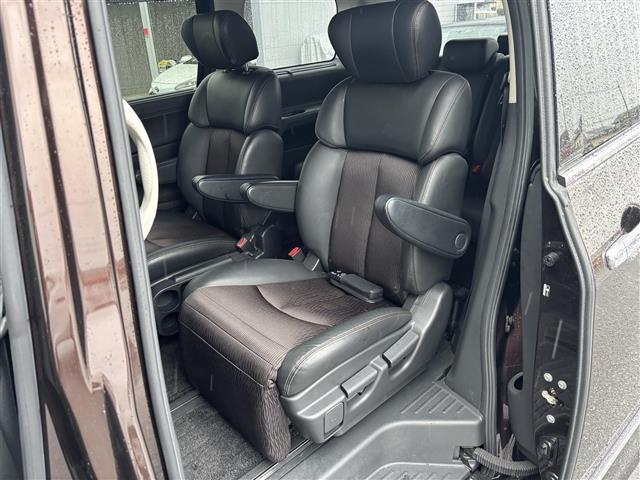 エルグランド 250ハイウェイスターS 純正HDDナビ フルセグTV CD DVD Bluetooth 後席モニター 全方位カメラ クルコン ETC 両側電動ドア ステアリングリモコン オットマン フロアマット スマートキー ドアバイザー(25枚目)