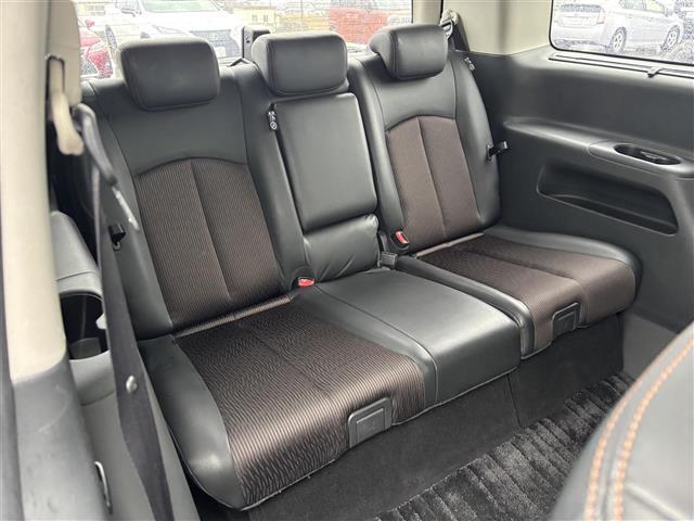 エルグランド 250ハイウェイスターS 純正HDDナビ フルセグTV CD DVD Bluetooth 後席モニター 全方位カメラ クルコン ETC 両側電動ドア ステアリングリモコン オットマン フロアマット スマートキー ドアバイザー(26枚目)