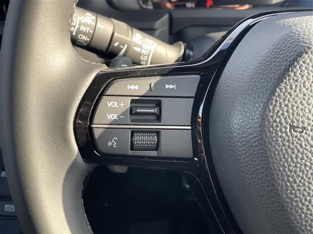 ステップワゴン ｅ：ＨＥＶスパーダ　純正メモリナビ　フルセグＴＶ　ＣＤ　ＤＶＤ　Ｂｌｕｅｔｏｏｔｈ　ＵＳＢ　バックカメラ　衝突軽減　誤発進抑制　車線逸脱　追従クルコン　両側電動ドア　電動バックドア　シートヒーター　フロアマット　ＥＴＣ（11枚目）