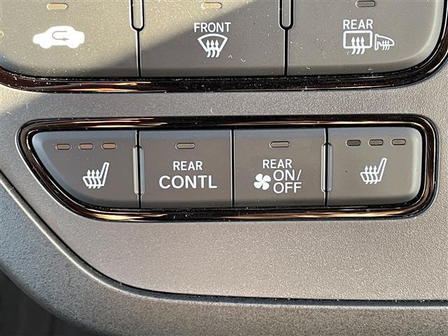 ステップワゴン ｅ：ＨＥＶスパーダ　純正メモリナビ　フルセグＴＶ　ＣＤ　ＤＶＤ　Ｂｌｕｅｔｏｏｔｈ　ＵＳＢ　バックカメラ　衝突軽減　誤発進抑制　車線逸脱　追従クルコン　両側電動ドア　電動バックドア　シートヒーター　フロアマット　ＥＴＣ（16枚目）