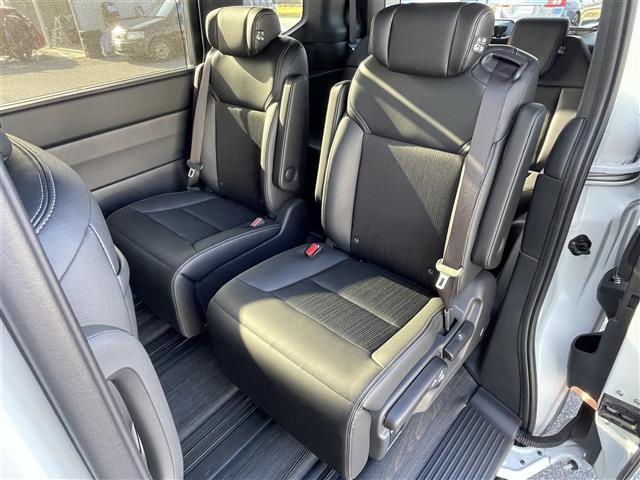 ステップワゴン ｅ：ＨＥＶスパーダ　純正メモリナビ　フルセグＴＶ　ＣＤ　ＤＶＤ　Ｂｌｕｅｔｏｏｔｈ　ＵＳＢ　バックカメラ　衝突軽減　誤発進抑制　車線逸脱　追従クルコン　両側電動ドア　電動バックドア　シートヒーター　フロアマット　ＥＴＣ（28枚目）