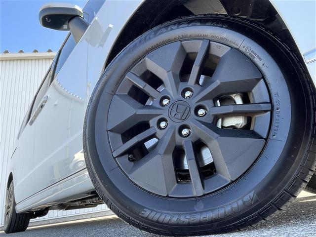 ステップワゴン ｅ：ＨＥＶスパーダ　純正メモリナビ　フルセグＴＶ　ＣＤ　ＤＶＤ　Ｂｌｕｅｔｏｏｔｈ　ＵＳＢ　バックカメラ　衝突軽減　誤発進抑制　車線逸脱　追従クルコン　両側電動ドア　電動バックドア　シートヒーター　フロアマット　ＥＴＣ（35枚目）