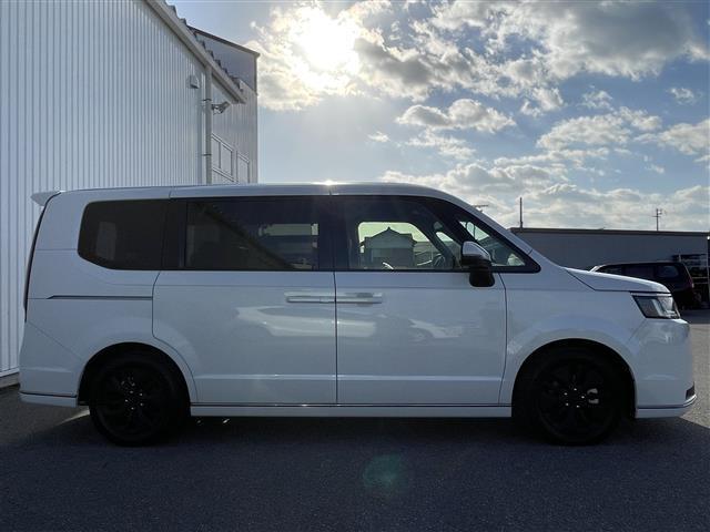 ステップワゴン ｅ：ＨＥＶスパーダ　純正メモリナビ　フルセグＴＶ　ＣＤ　ＤＶＤ　Ｂｌｕｅｔｏｏｔｈ　ＵＳＢ　バックカメラ　衝突軽減　誤発進抑制　車線逸脱　追従クルコン　両側電動ドア　電動バックドア　シートヒーター　フロアマット　ＥＴＣ（41枚目）