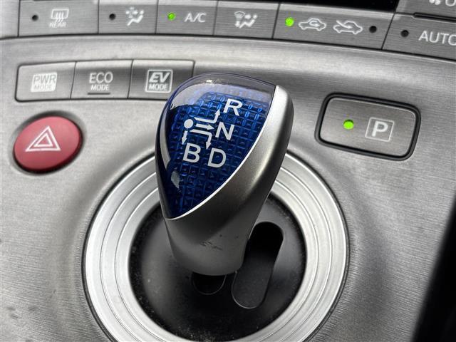 プリウス S ワンオーナー 純正ナビ Bluetooth フルセグ バックカメラ ステアリングリモコン ETC トノカバー 電動格納ミラー HIDオートライト フォグライト スマートキー(15枚目)