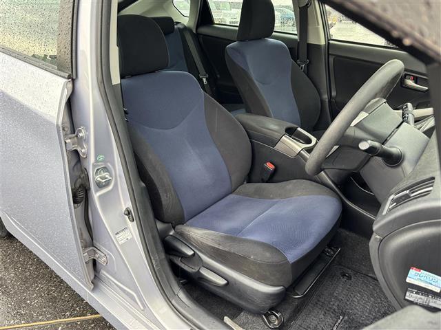 プリウス S ワンオーナー 純正ナビ Bluetooth フルセグ バックカメラ ステアリングリモコン ETC トノカバー 電動格納ミラー HIDオートライト フォグライト スマートキー(20枚目)