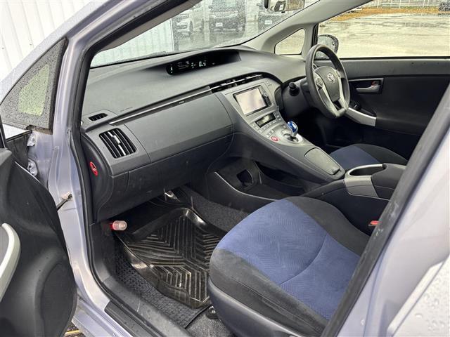 プリウス S ワンオーナー 純正ナビ Bluetooth フルセグ バックカメラ ステアリングリモコン ETC トノカバー 電動格納ミラー HIDオートライト フォグライト スマートキー(22枚目)