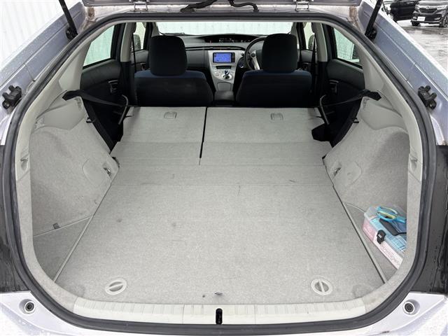 プリウス S ワンオーナー 純正ナビ Bluetooth フルセグ バックカメラ ステアリングリモコン ETC トノカバー 電動格納ミラー HIDオートライト フォグライト スマートキー(26枚目)