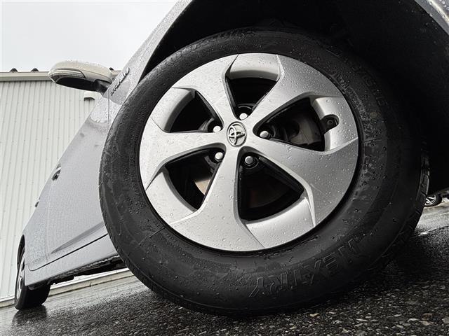 プリウス S ワンオーナー 純正ナビ Bluetooth フルセグ バックカメラ ステアリングリモコン ETC トノカバー 電動格納ミラー HIDオートライト フォグライト スマートキー(28枚目)