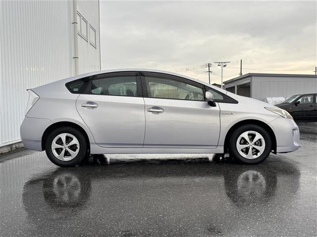 プリウス S ワンオーナー 純正ナビ Bluetooth フルセグ バックカメラ ステアリングリモコン ETC トノカバー 電動格納ミラー HIDオートライト フォグライト スマートキー(34枚目)