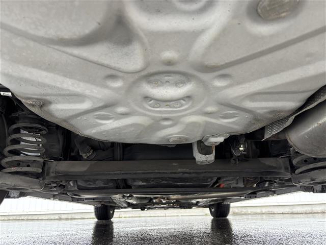 プリウス S ワンオーナー 純正ナビ Bluetooth フルセグ バックカメラ ステアリングリモコン ETC トノカバー 電動格納ミラー HIDオートライト フォグライト スマートキー(37枚目)