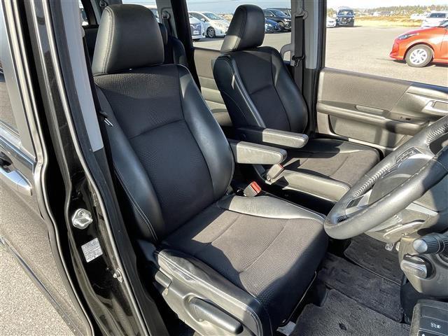 ステップワゴンスパーダ Ｚ　クールスピリット　アルパイン後席モニター　クルコン　両側電動ドア　アイドリングストップ　横滑り防止装置　ＥＴＣ　スマートキー　純正フロアマット　スマートキー　純正ＡＷ付スタッドレスタイヤ積載（24枚目）