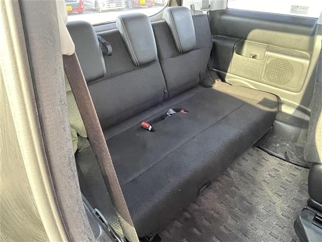 ステップワゴンスパーダ Ｚ　クールスピリット　アルパイン後席モニター　クルコン　両側電動ドア　アイドリングストップ　横滑り防止装置　ＥＴＣ　スマートキー　純正フロアマット　スマートキー　純正ＡＷ付スタッドレスタイヤ積載（30枚目）