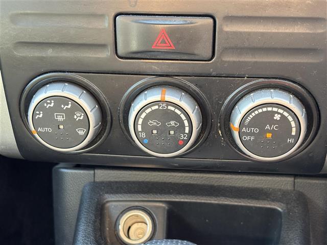 エクストレイル ２０Ｘ　ナビ　フルセグ　バックカメラ　ＥＴＣ　ＨＩＤ　Ｂｌｕｅｔｏｏｔｈ　オートヘッドライト　フォグランプ　純正アルミホイール（11枚目）