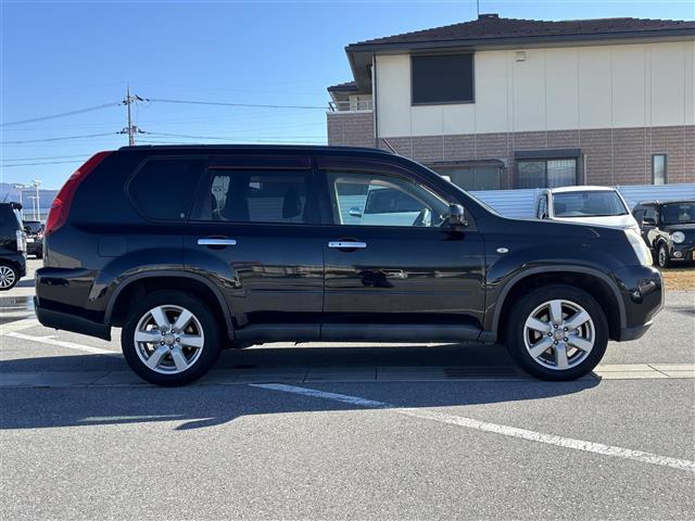 エクストレイル ２０Ｘ　ナビ　フルセグ　バックカメラ　ＥＴＣ　ＨＩＤ　Ｂｌｕｅｔｏｏｔｈ　オートヘッドライト　フォグランプ　純正アルミホイール（30枚目）