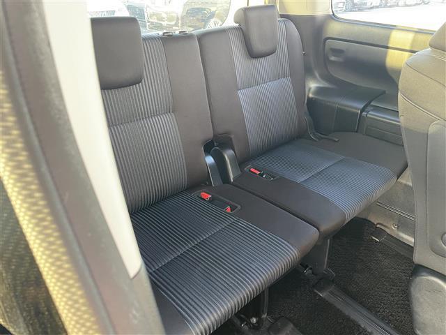 ヴォクシー ＺＳ　煌　ナビ　後席モニター　バックカメラ　ＥＴＣ　ＬＥＤ　フルセグＴＶ　Ｂｌｕｅｔｏｏｔｈ　両側電動スライドドア　フォグランプ　純正１６インチアルミホイール　スマートキー　アイドリングストップ（30枚目）