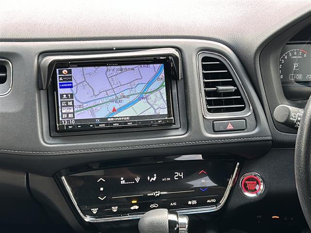 ヴェゼル Ｘ・ホンダセンシング　社外ナビ／ＦＭ　ＡＭ　ＣＤ　ＤＶＤ　Ｂｌｕｅｔｏｏｔｈ　ＨＤＭＩ／フルセグＴＶ／バックカメラ／ＡＡＣ／追従式クルーズコントロール／レーンキープアシスト／衝突被害軽減ブレーキ／オートライト／ＥＴＣ（3枚目）