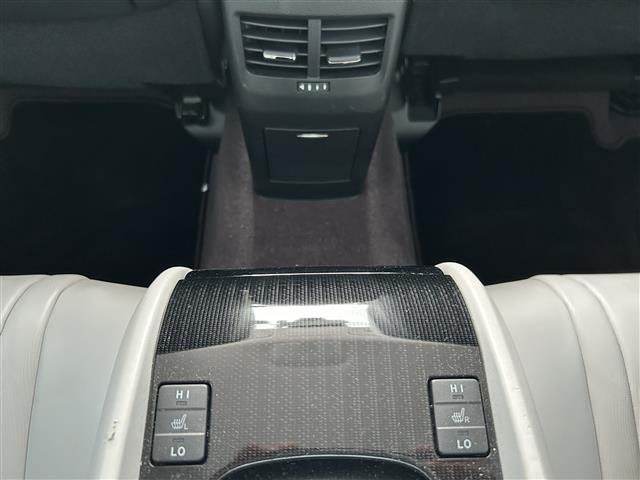 MIRAI ベースグレード トヨタセーフティセンス 純正ナビ バックカメラ クルーズコントロール LEDオートライト シートヒーター 純正17インチAW アイドリングストップ メモリーシート ハンドルヒーター ETC2.0(16枚目)
