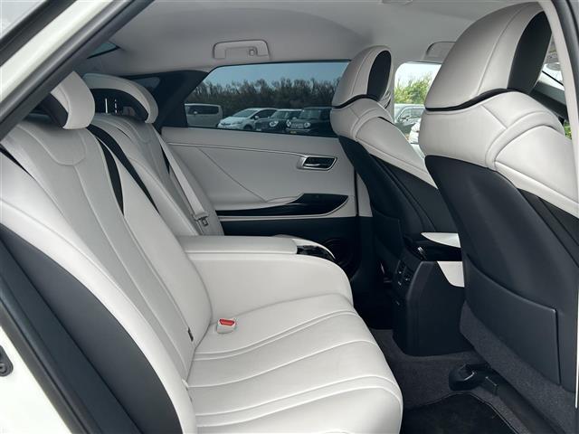 MIRAI ベースグレード トヨタセーフティセンス 純正ナビ バックカメラ クルーズコントロール LEDオートライト シートヒーター 純正17インチAW アイドリングストップ メモリーシート ハンドルヒーター ETC2.0(23枚目)