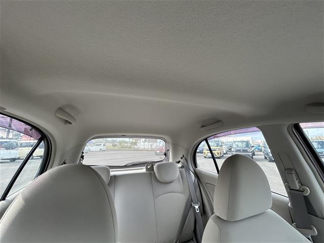 マーチ １２Ｘ　オートライト　アイドリングストップ　ヘッドライトレベライザー　プッシュスタート　パワーステアリング　パワーウィンドウ　ＣＤチェンジャー　ＡＵＸ　社外フロアマット　盗難防止装置　ＥＴＣ　スペアキー１本（13枚目）