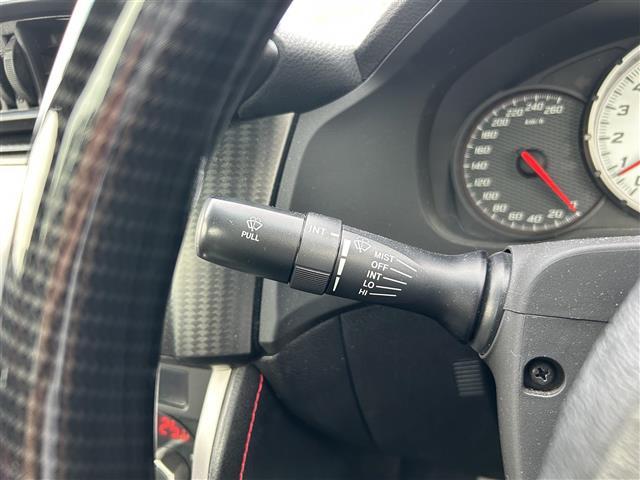 ８６ ＧＴ　純正ナビ　ＣＤ　ＤＶＤ　ＢＴ　フルセグ　バックカメラ　ＨＩＤオートライト　純正１７インチアルミホイール　ＳＰＯＲＴモードボタン　ＳＮＯＷモードボタン　ＶＳＣＳＰＯＲＴボタン　トランクオープナー（6枚目）