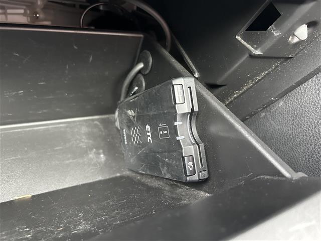 ８６ ＧＴ　純正ナビ　ＣＤ　ＤＶＤ　ＢＴ　フルセグ　バックカメラ　ＨＩＤオートライト　純正１７インチアルミホイール　ＳＰＯＲＴモードボタン　ＳＮＯＷモードボタン　ＶＳＣＳＰＯＲＴボタン　トランクオープナー（13枚目）