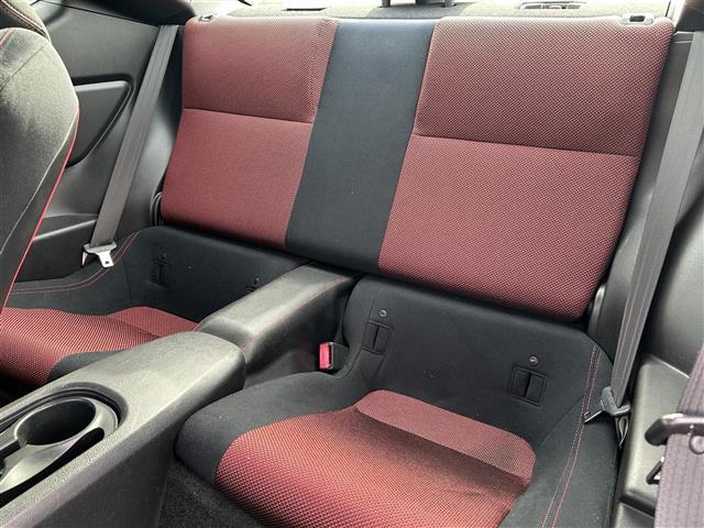 ８６ ＧＴ　純正ナビ　ＣＤ　ＤＶＤ　ＢＴ　フルセグ　バックカメラ　ＨＩＤオートライト　純正１７インチアルミホイール　ＳＰＯＲＴモードボタン　ＳＮＯＷモードボタン　ＶＳＣＳＰＯＲＴボタン　トランクオープナー（24枚目）