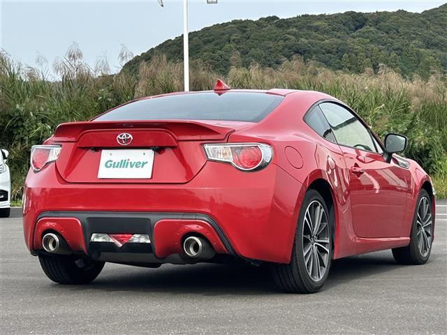 ８６ ＧＴ　純正ナビ　ＣＤ　ＤＶＤ　ＢＴ　フルセグ　バックカメラ　ＨＩＤオートライト　純正１７インチアルミホイール　ＳＰＯＲＴモードボタン　ＳＮＯＷモードボタン　ＶＳＣＳＰＯＲＴボタン　トランクオープナー（29枚目）