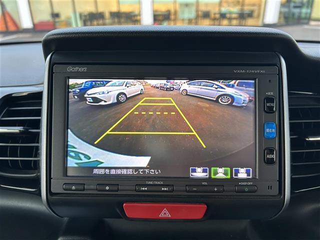 Ｎ－ＢＯＸカスタム Ｇ　ＳＳブラックスタイルパッケージ　あんしんパッケージ　純正ナビ　ＣＤ　ＤＶＤ　ＢＴ　フルセグ　バックカメラ　両側パワースライドドア　ＨＩＤオートライト　シートヒーター　純正１４インチアルミホイール　ステアリングスイッチ　スマートキー（3枚目）