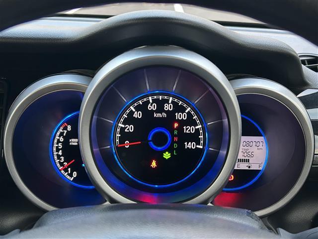 Ｎ－ＢＯＸカスタム Ｇ　ＳＳブラックスタイルパッケージ　あんしんパッケージ　純正ナビ　ＣＤ　ＤＶＤ　ＢＴ　フルセグ　バックカメラ　両側パワースライドドア　ＨＩＤオートライト　シートヒーター　純正１４インチアルミホイール　ステアリングスイッチ　スマートキー（4枚目）